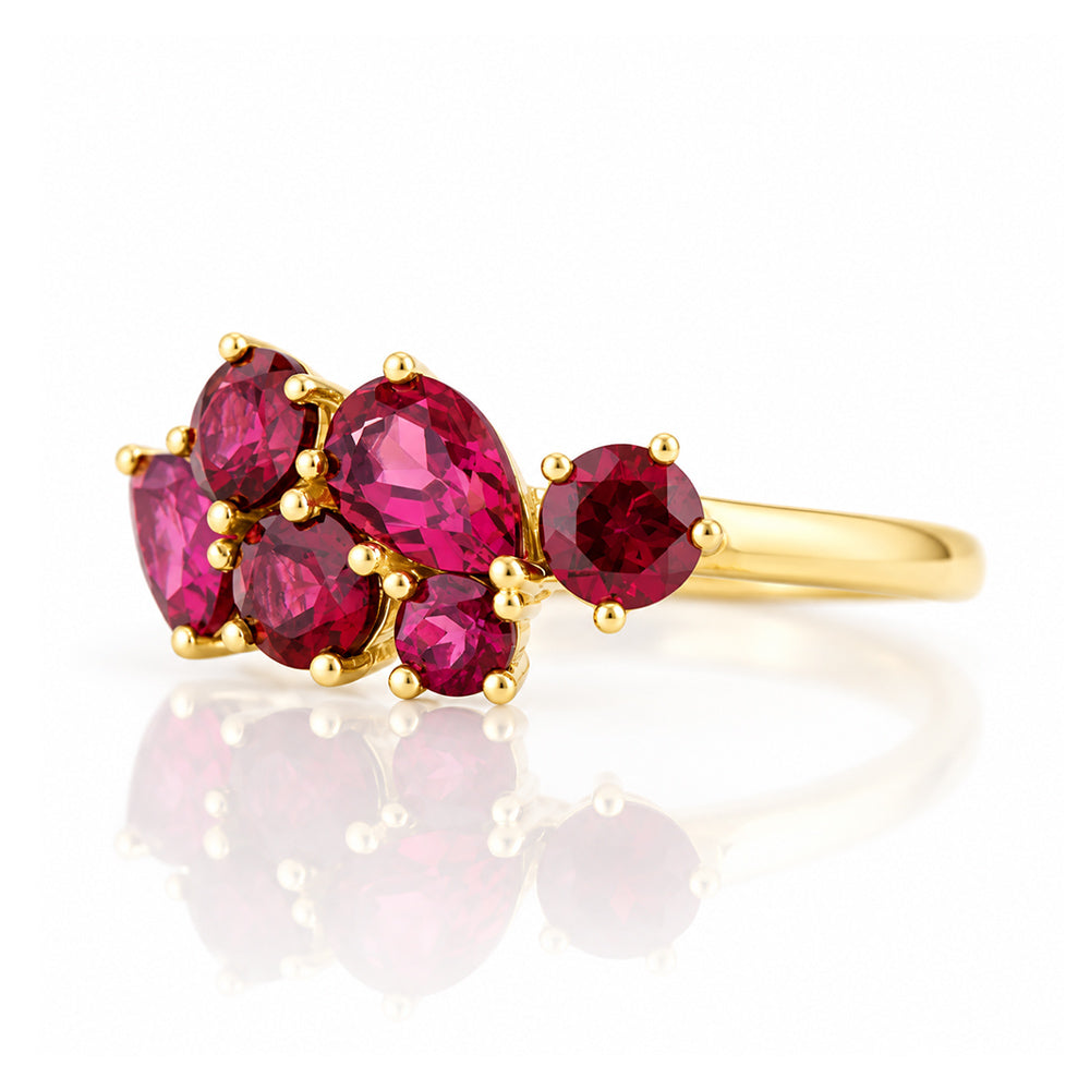 The Ena, a Cluster Ring with Rhodolite Garnet