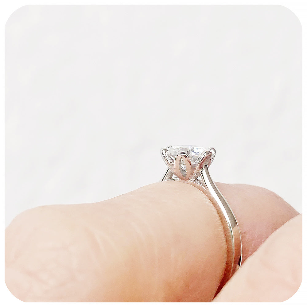 Brilliant Round cut Moissanite Solitaire Engagement Wedding Ring - Victoria's Jewellery