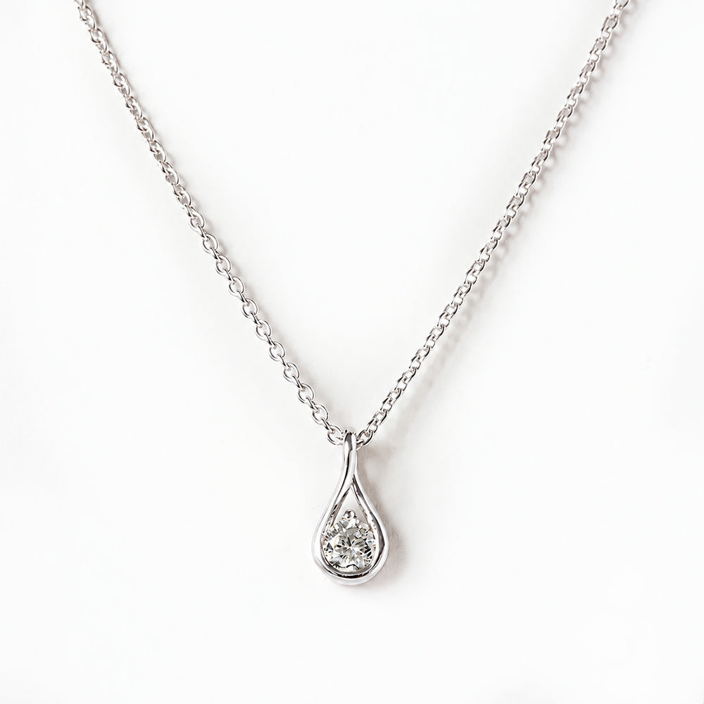 Savannah, a Round cut Lab Diamond Pendant
