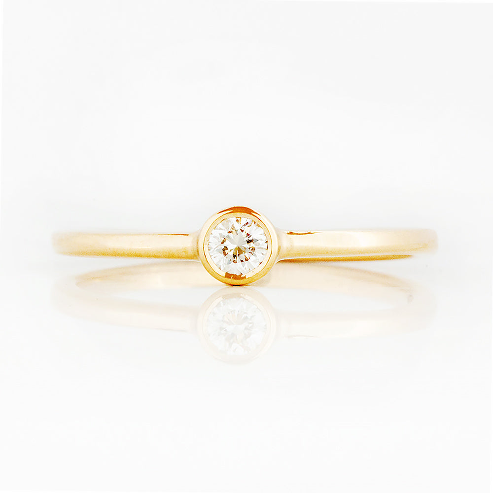 Round Brilliant cut Diamond Promise Ring in Yellow Gold - Victoria's Jewellery