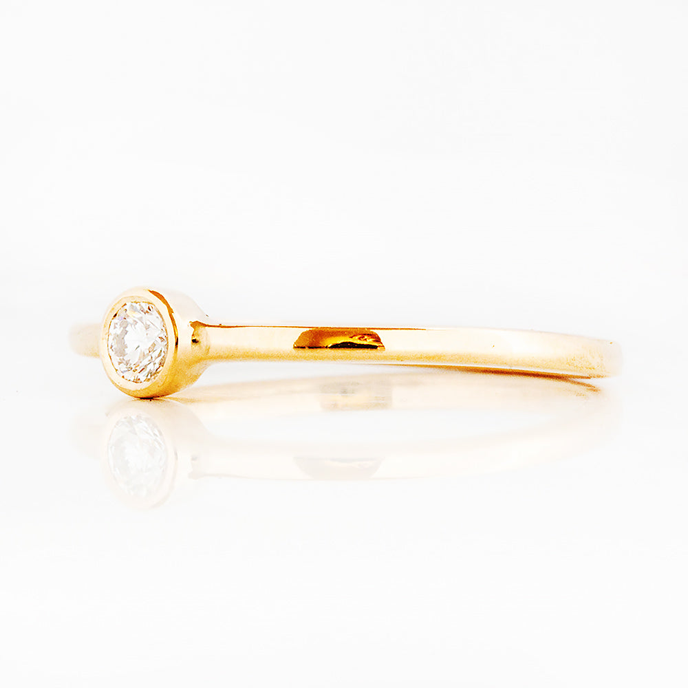 Round Brilliant cut Diamond Promise Ring in Yellow Gold - Victoria's Jewellery