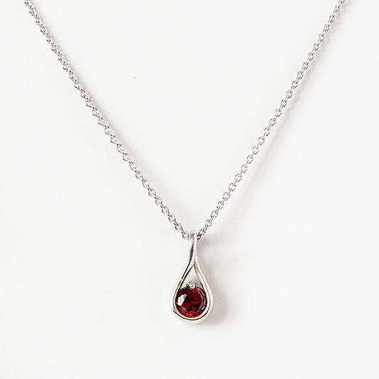 Savannah, Garnet Necklace