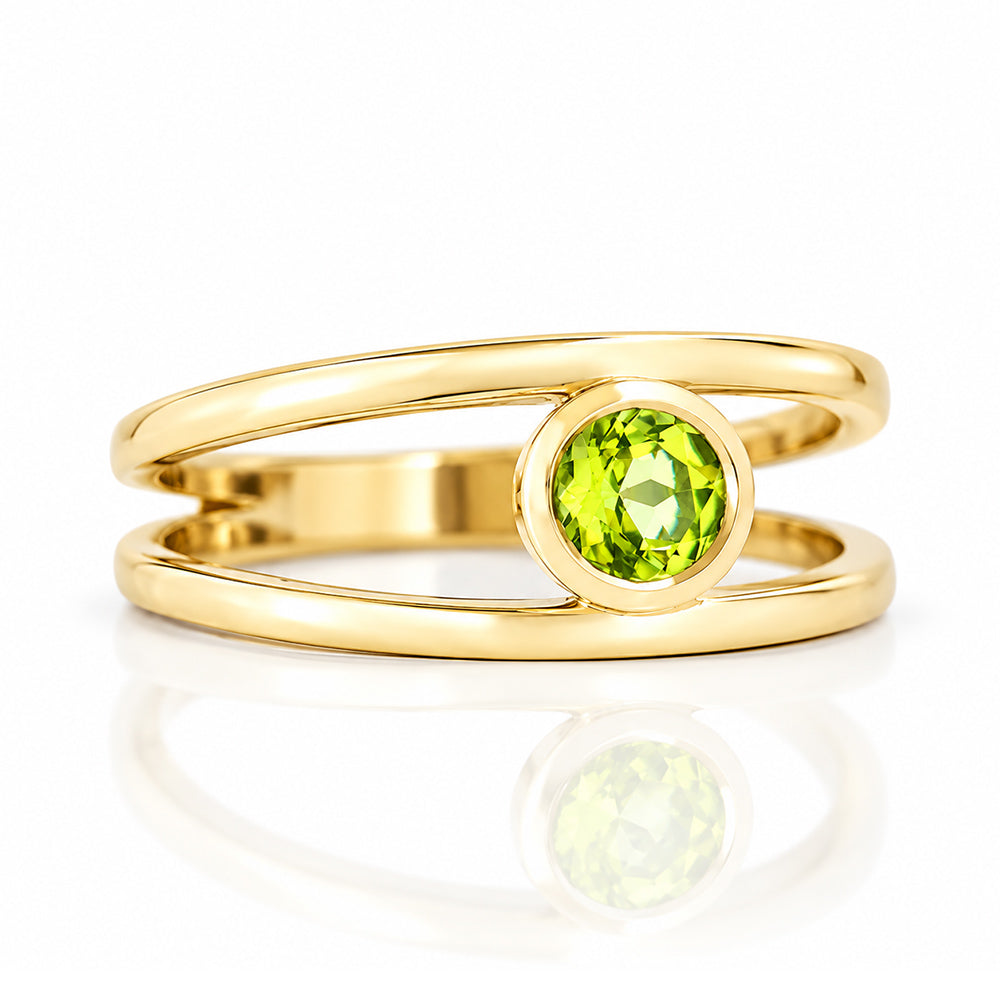 Harper, Round cut Peridot Split Band Ring - Victoria's Jewellery