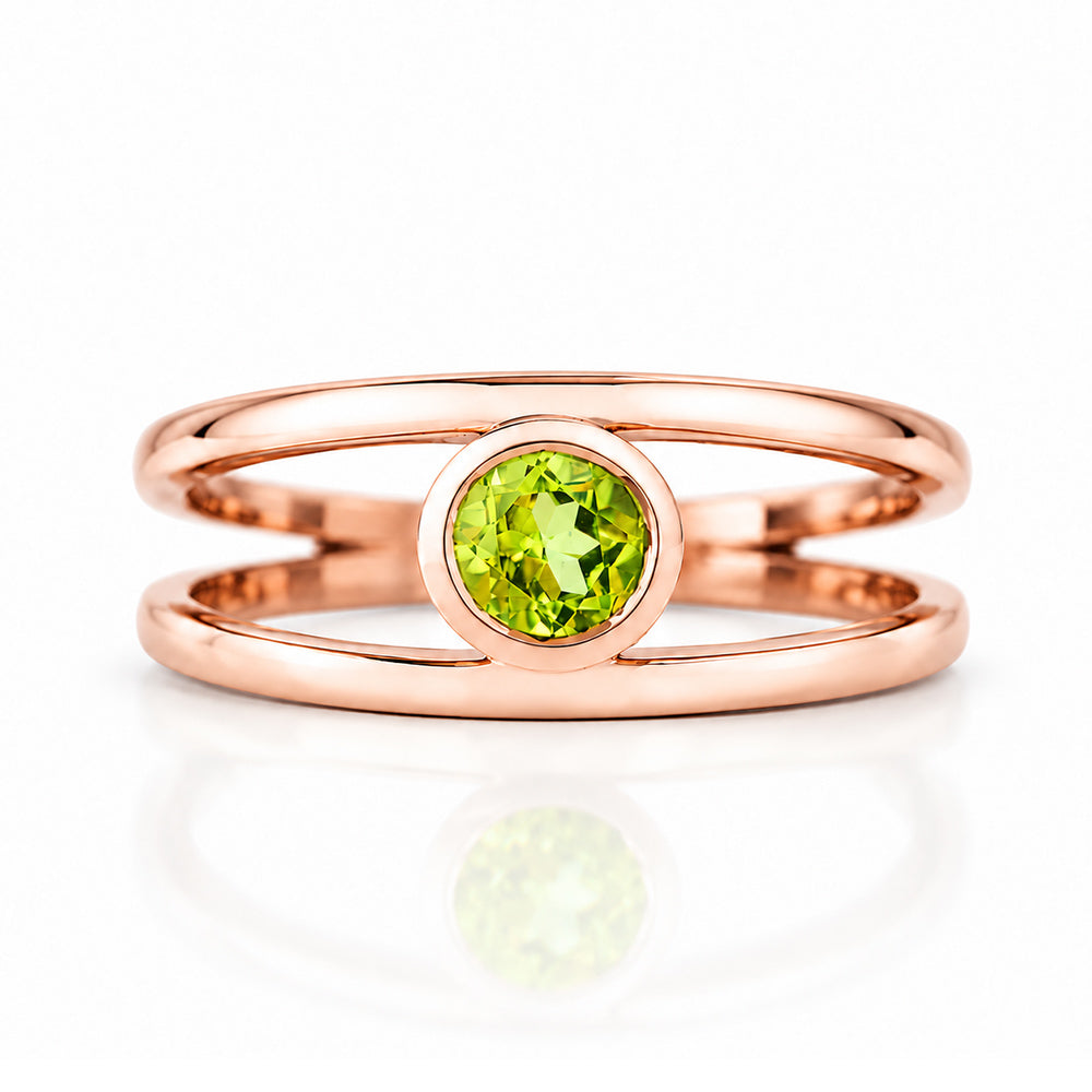 Harper, Round cut Peridot Split Band Ring - Victoria's Jewellery
