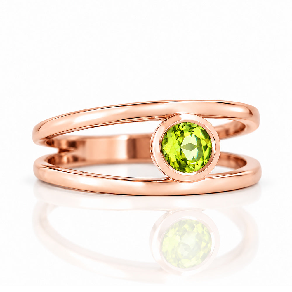 Harper, Round cut Peridot Split Band Ring - Victoria's Jewellery