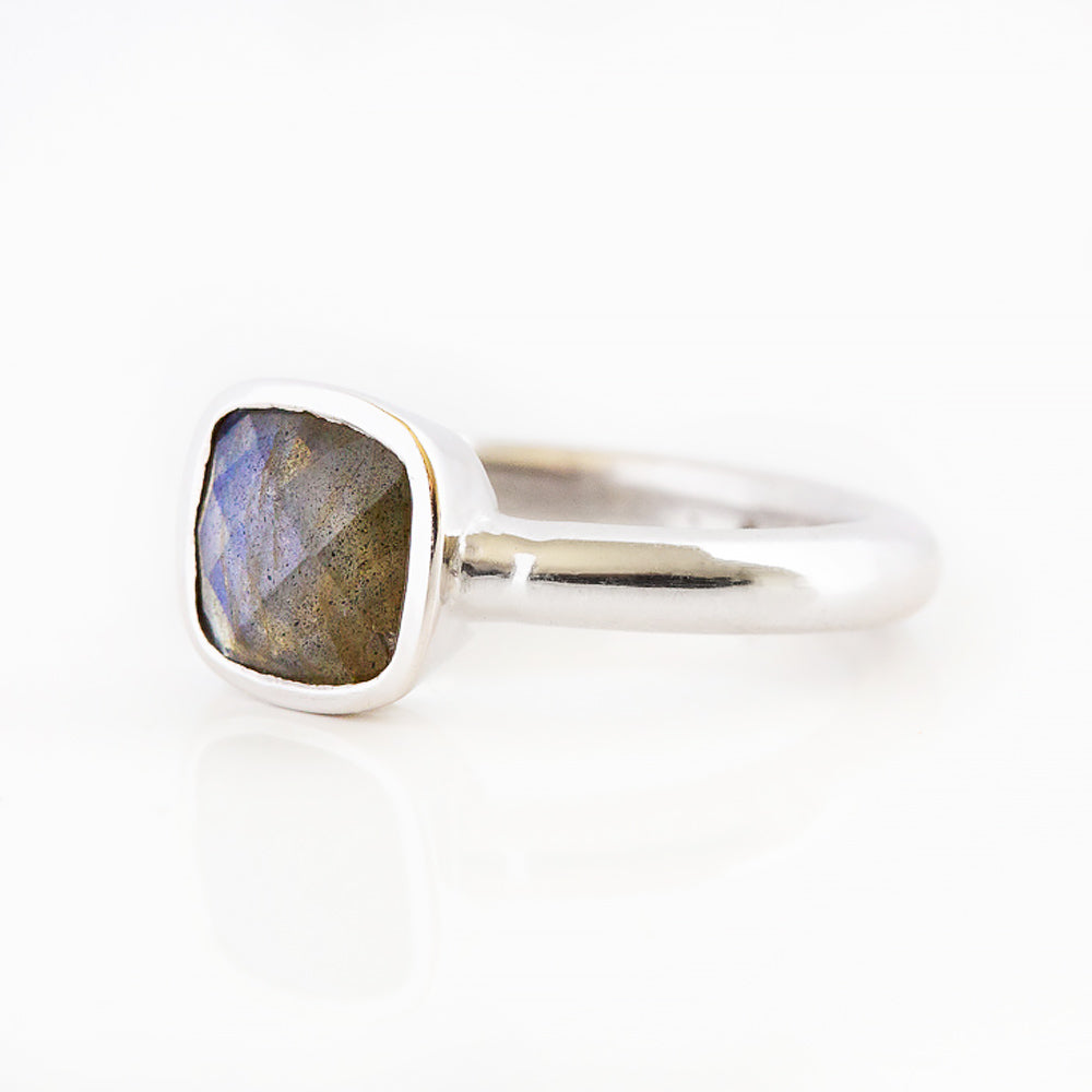Cushion cut Labradorite ring in Sterling Silver - Victoria's Jewellery