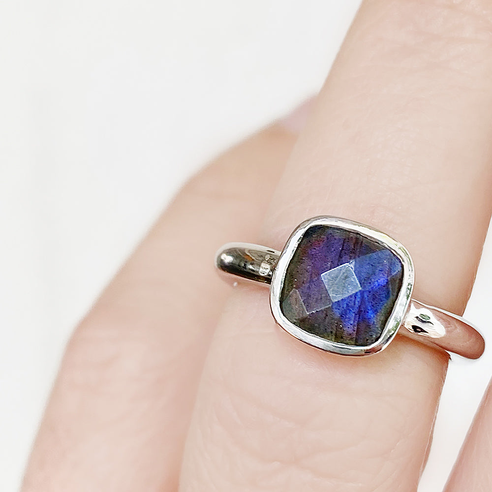 Cushion cut Labradorite ring in Sterling Silver - Victoria's Jewellery