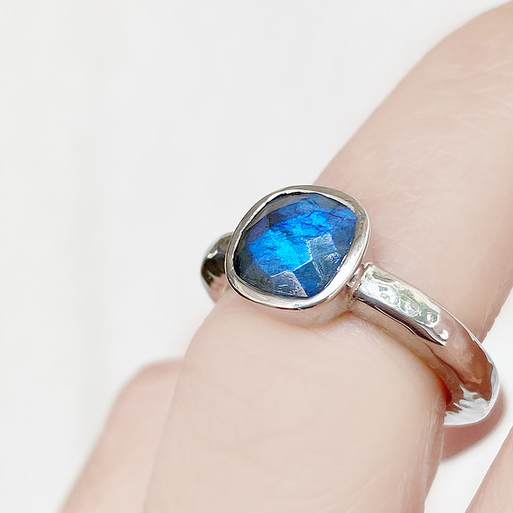 Cushion cut Labradorite Ring in Sterling Silver with a Hammered Band - Victoria's Jewellery