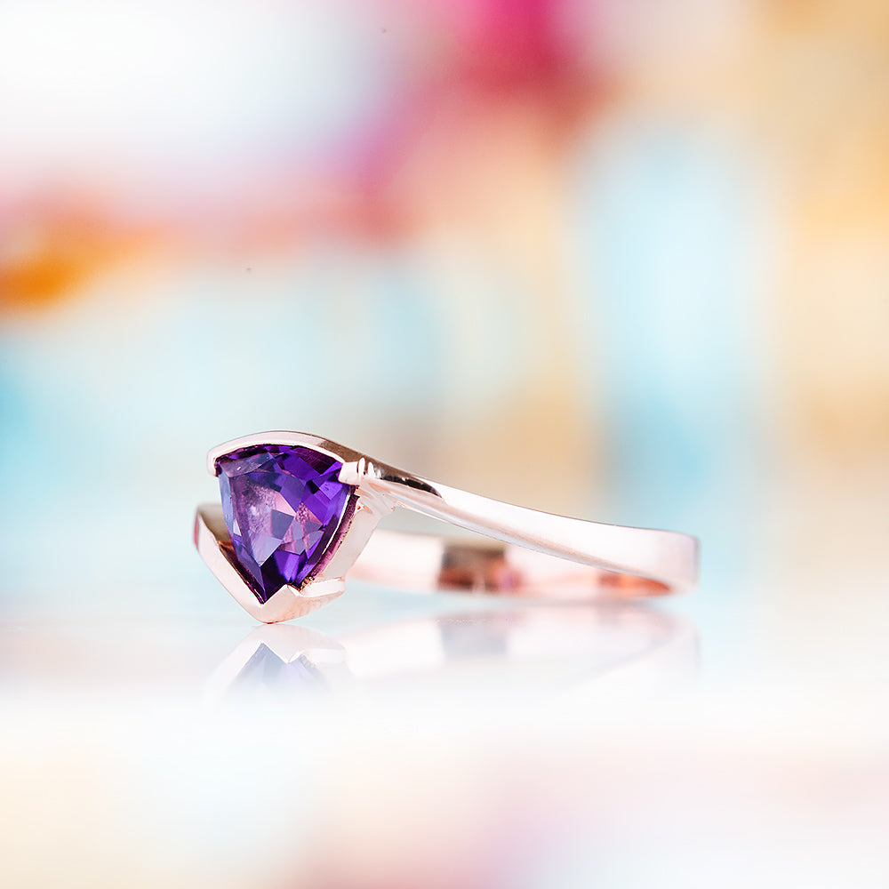 Cali, a Trillion cut Ametyst Ring - Victoria's Jewellery