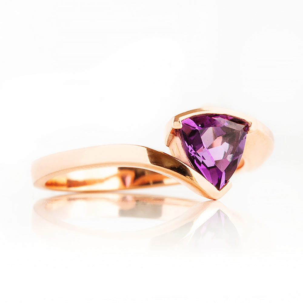 Cali, a Trillion cut Ametyst Ring - Victoria's Jewellery