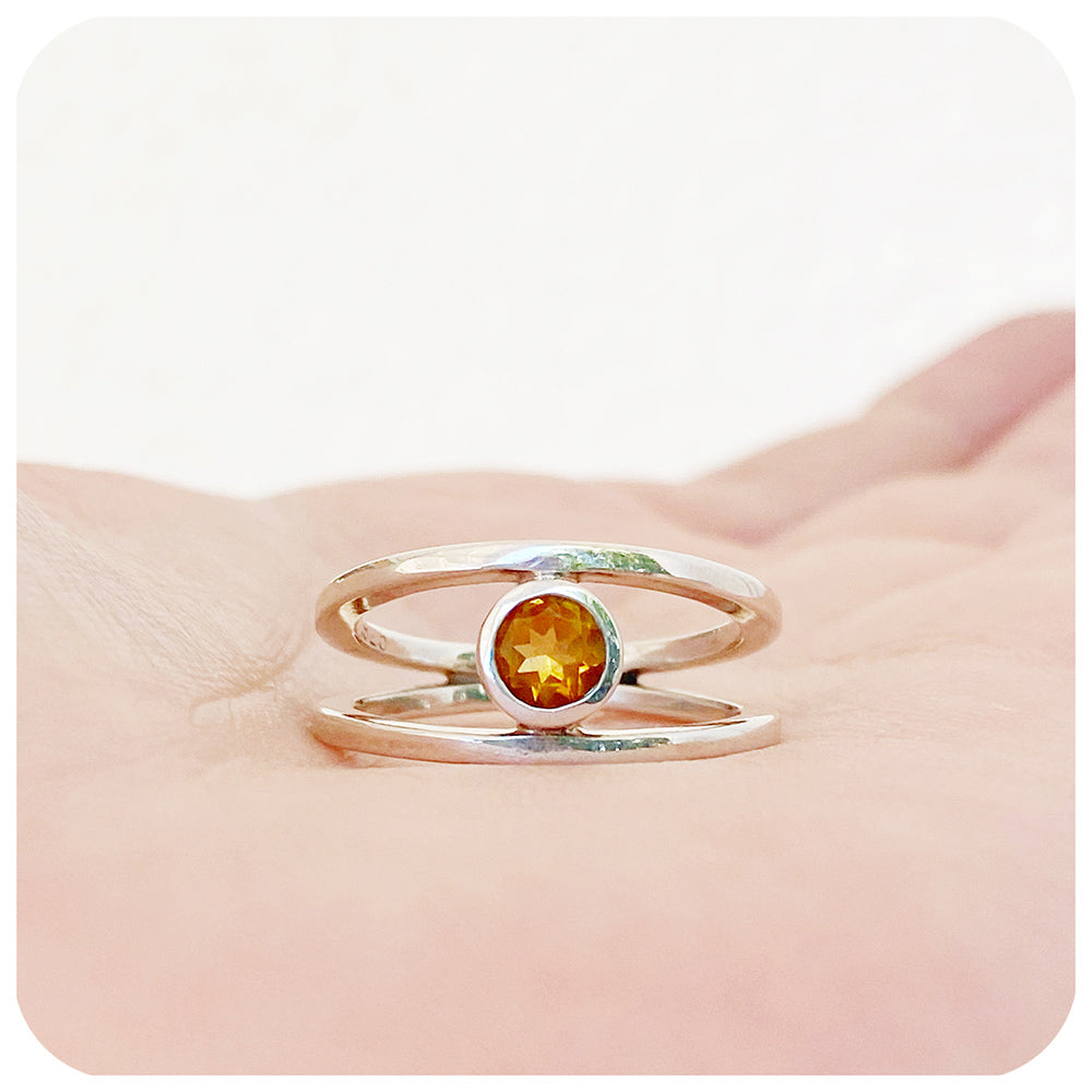 Round cut Citrine Split Band Ring in Sterling Silver
