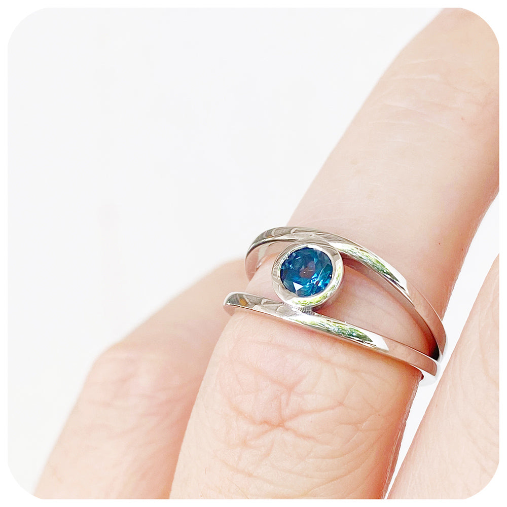 Round cut London Blue Topaz Split Band Ring in Sterling Silver