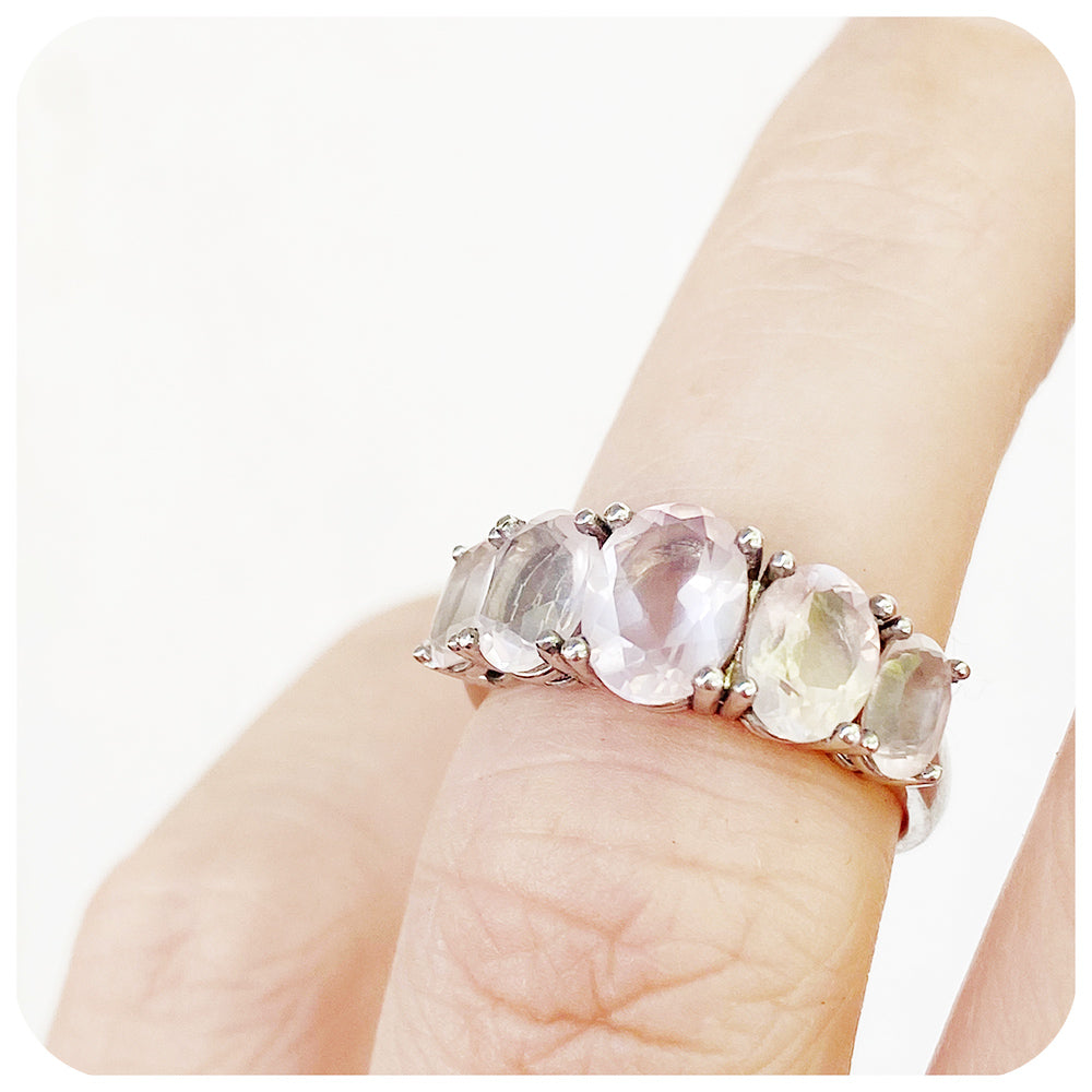 Rose quartz oval on sale ring