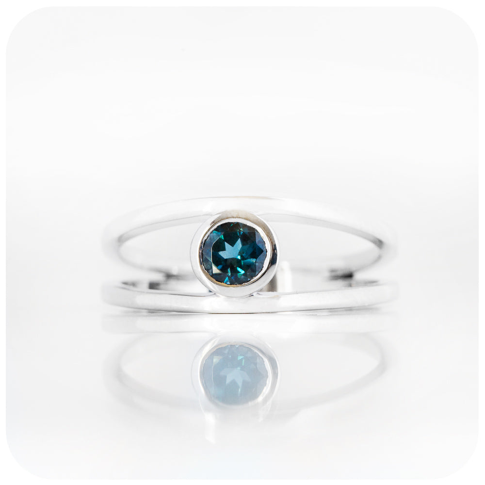 Round cut London Blue Topaz Split Band Ring in Sterling Silver