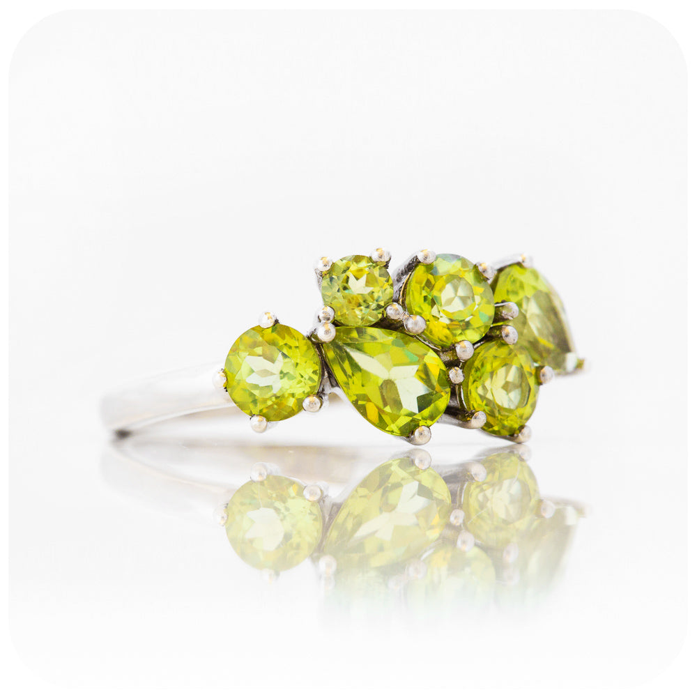 The Ena, a Cluster Ring with Peridot