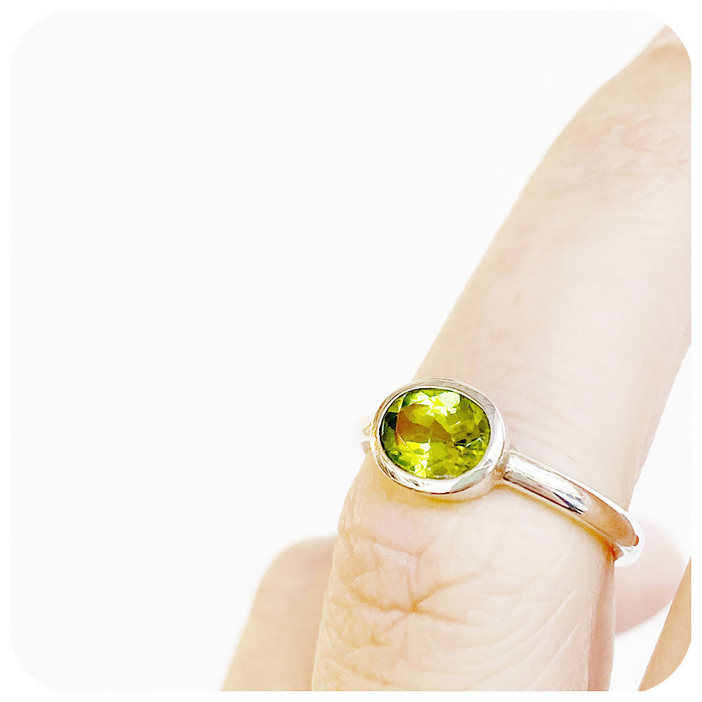 Oval cut Green Peridot Tube set Stack Ring - Victoria's Jewellery